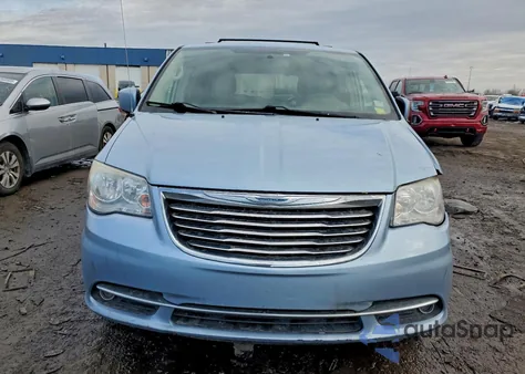 2013 Chrysler Town & Country Touring z USA, uszkodzony, nr VIN 2C4RC1BG3DR517979